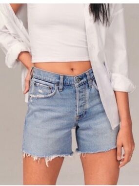 ABERCROMBIE- The Baggy Shorts Curve Love Low Rise Distressed Size 34/18